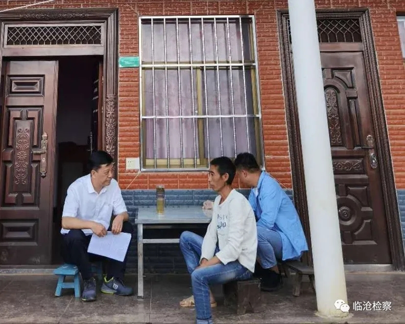 7月14日，临沧市人民检察院组织开展脱贫攻坚调研走访活动